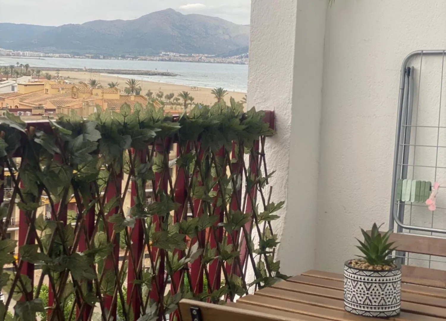 Apartamento En Frente Al Mar De エンプリアブラバ